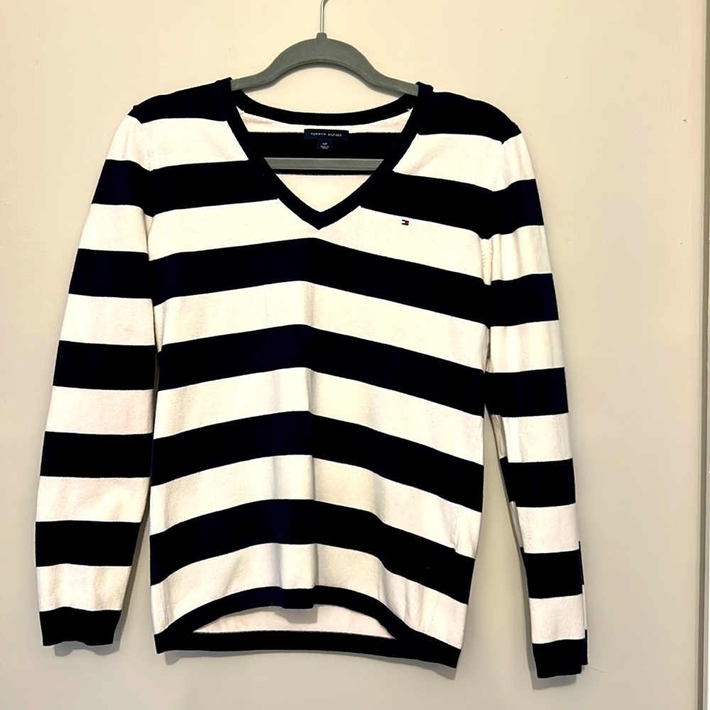 Tommy Hilfiger light cotton navy blue and white sweater